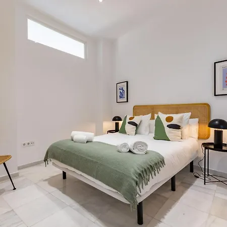 Terceros Center Deluxe By Valcambre * Sevilla